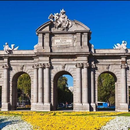 Hostal Vara Madrid Eksteriør billede