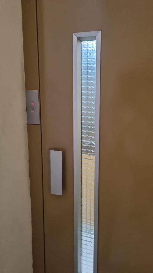 Hostal Vara Madrid Eksteriør billede