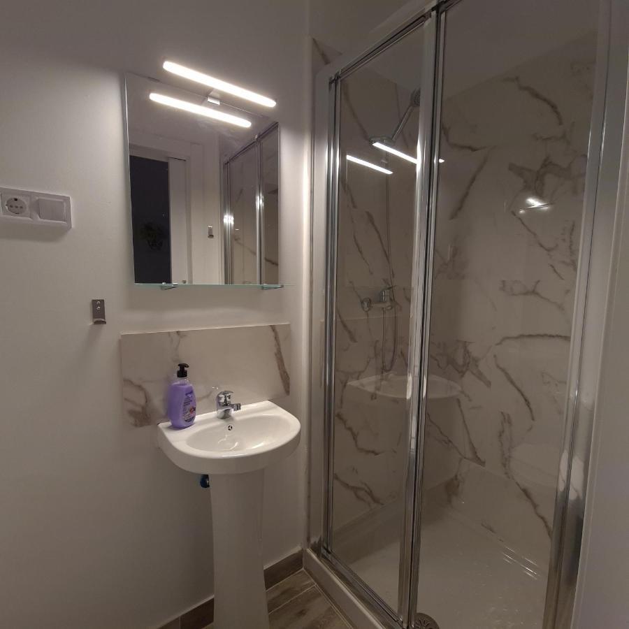 Hostal Vara Madrid Eksteriør billede